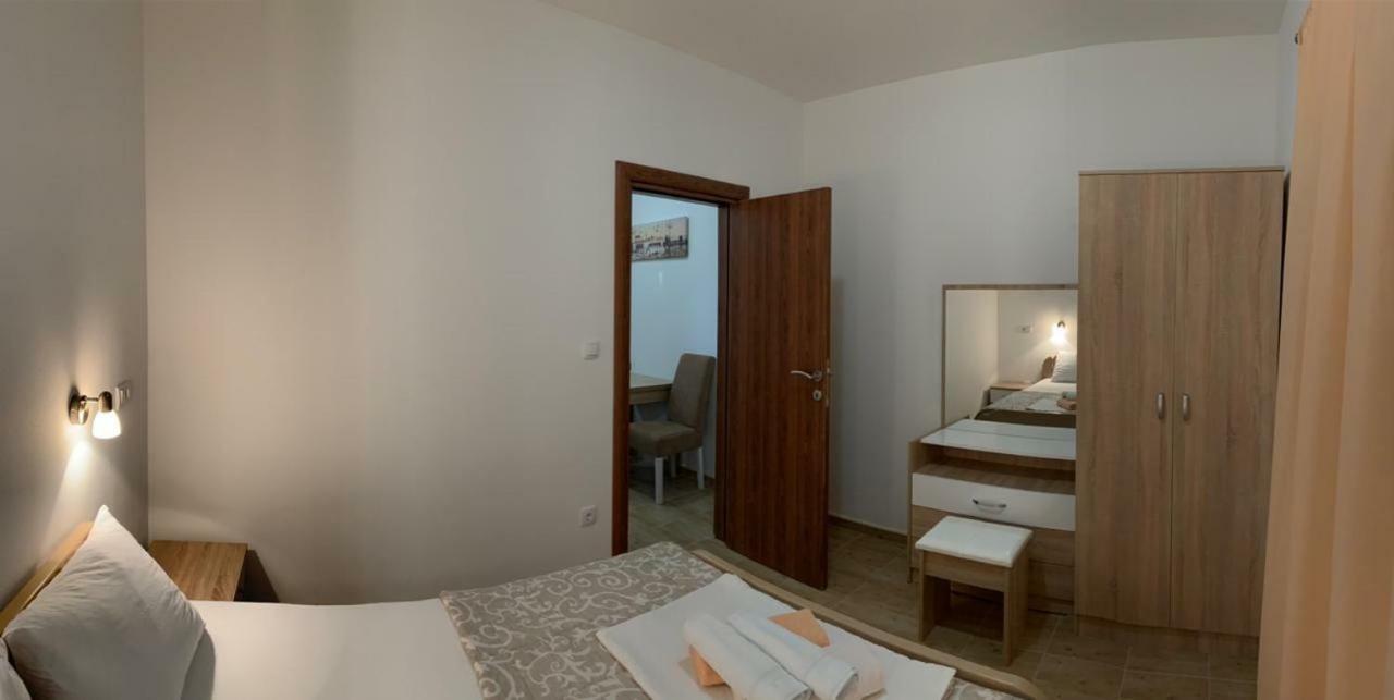 Apartmani Gaga Tivat Exteriör bild